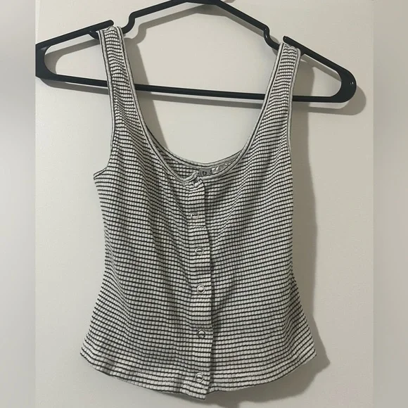 Cropped  Ribbed Jersey Tank Top With Buttons - Picture 2 of 6